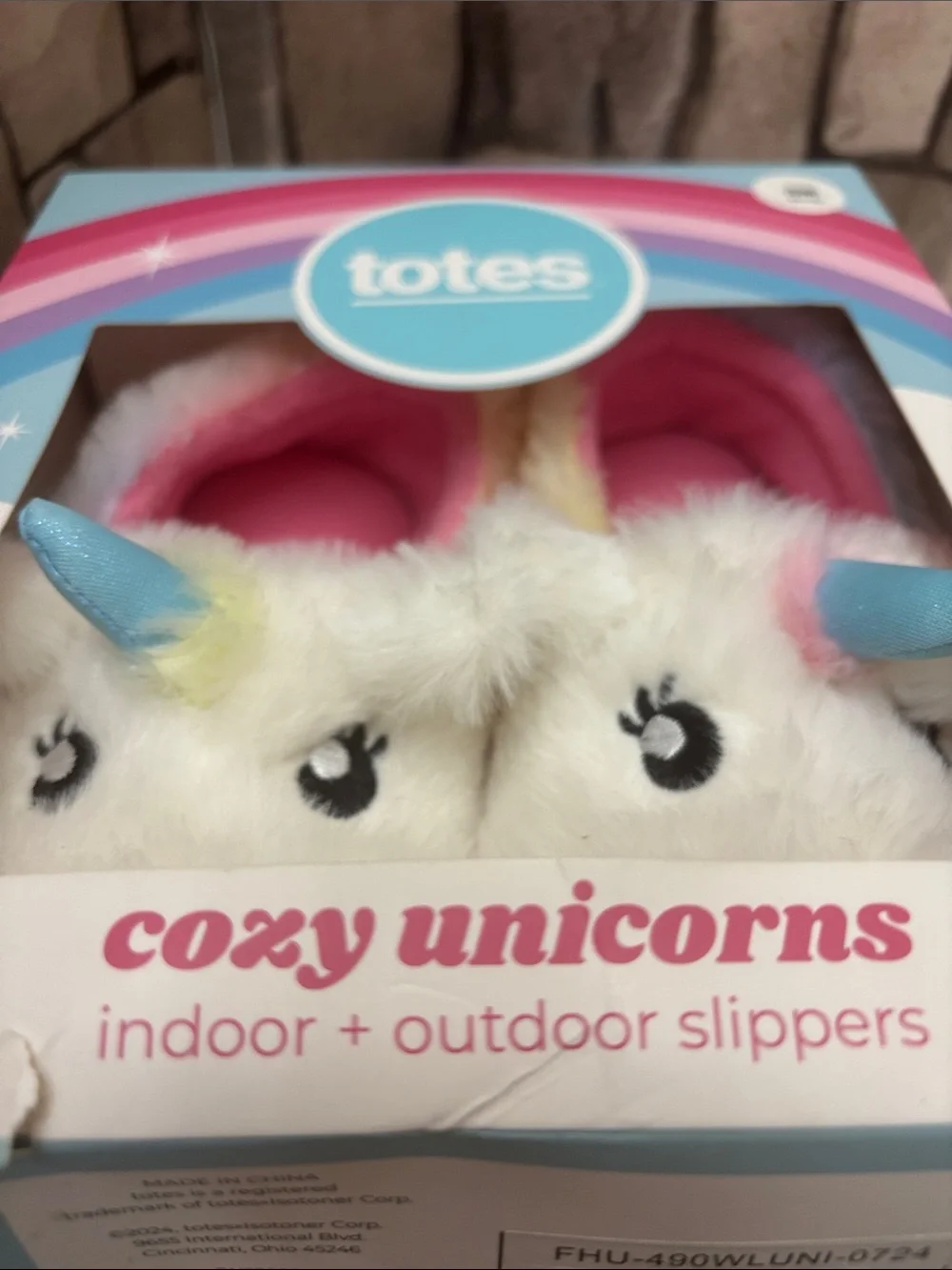 Totes Kids closed-back unicorn slippers